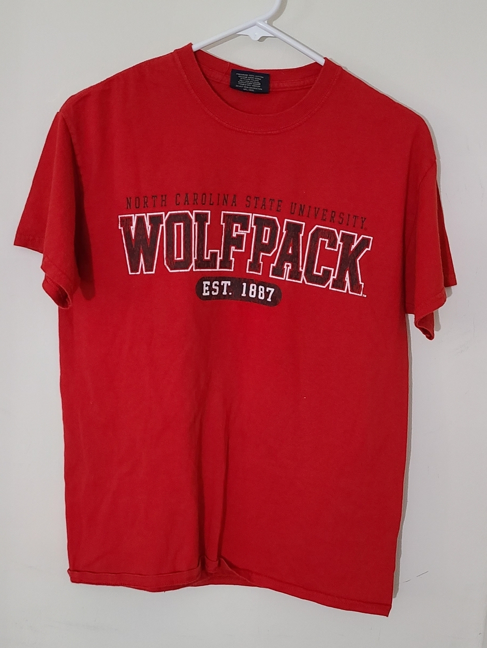 North Carolina State University Wolfpack Red Graphic Tee Medium